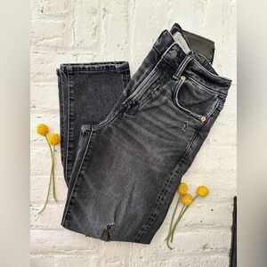 AE77 American Eagle Grey Distressed Jeans Size 2
